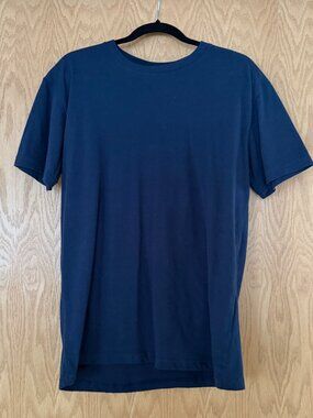 True Classic Men's Navy T-Shirt EUC